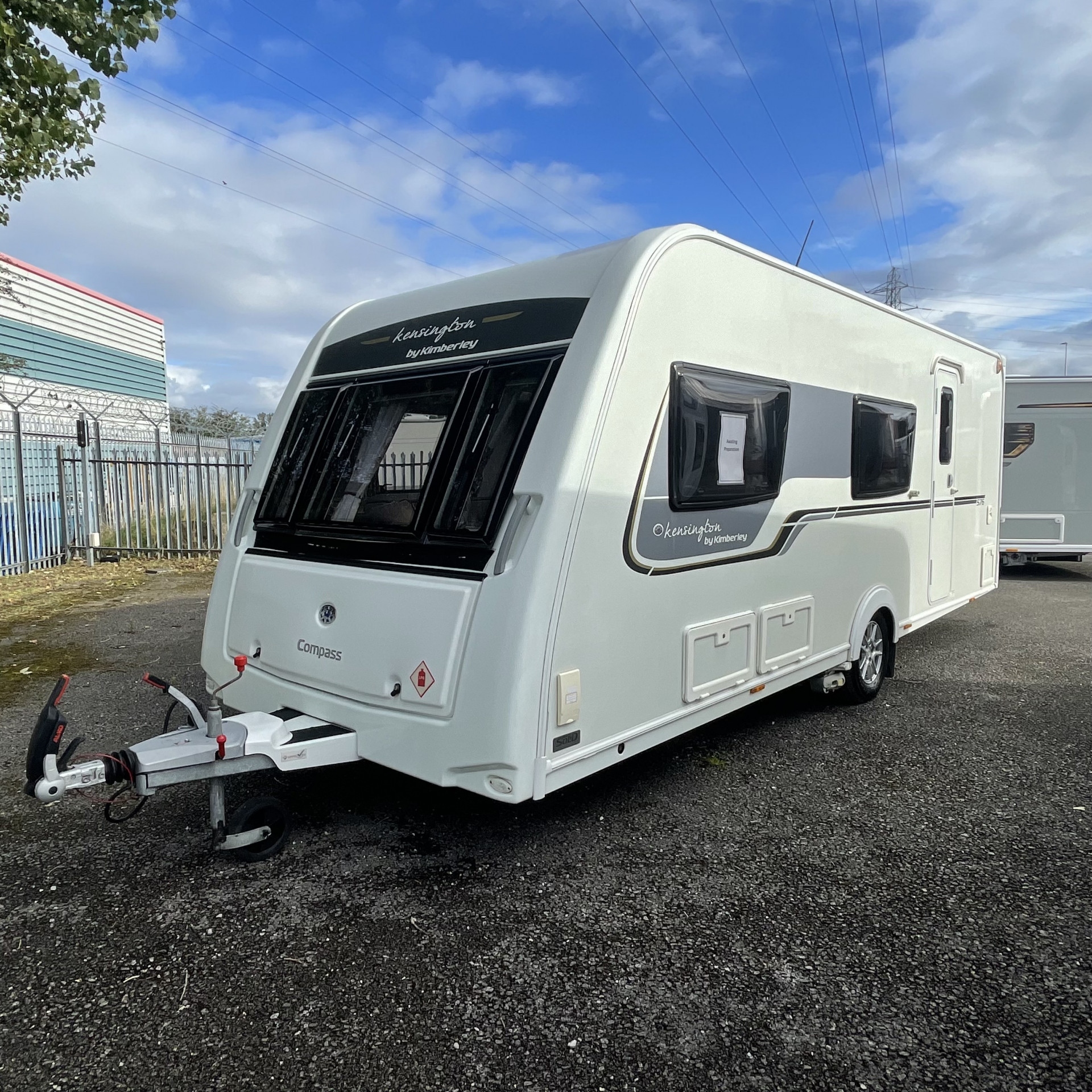 Used 2015 Compass Corona Kensington 576 for sale in Flintshire