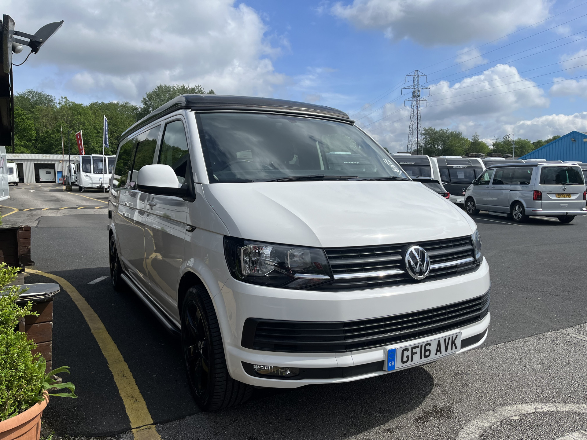 Used 2016 Volkswagen Camper King T28 Highline for sale in Staffordshire