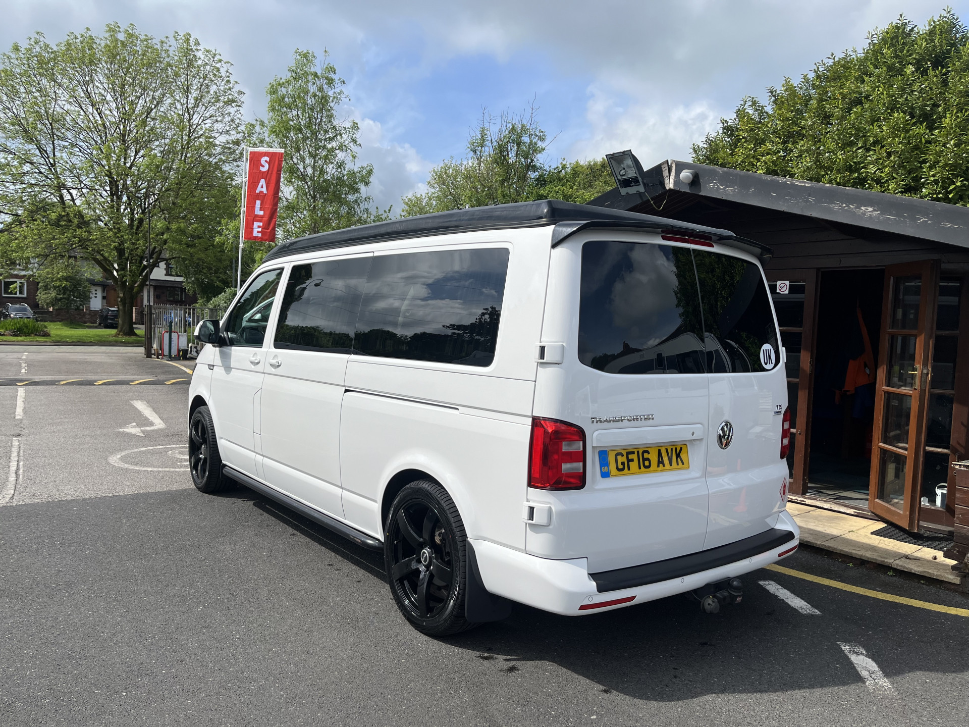 Used 2016 Volkswagen Camper King T28 Highline for sale in Staffordshire