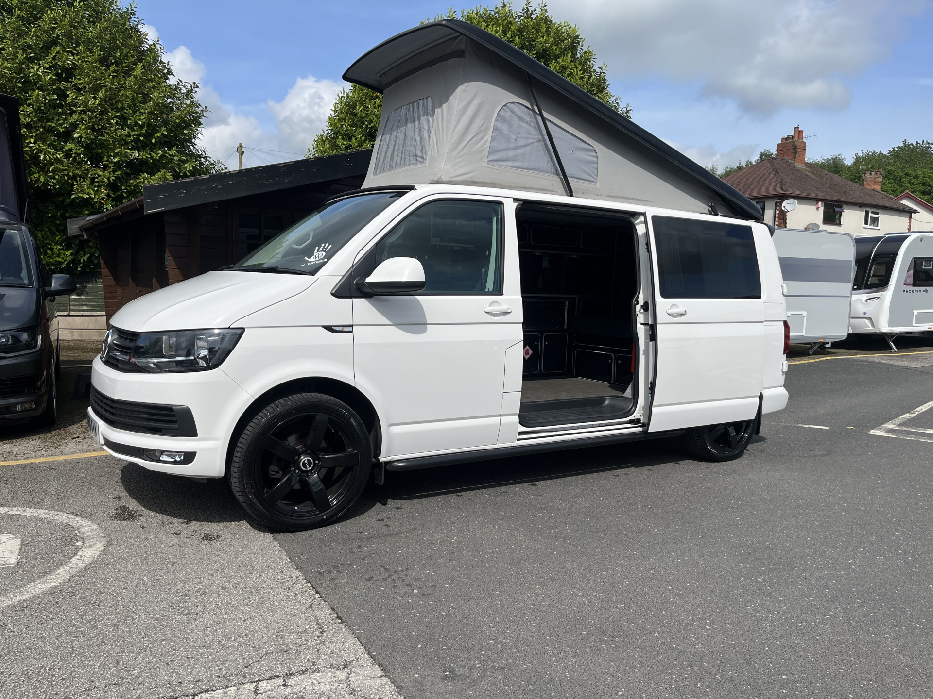 Used 2016 Volkswagen Camper King T28 Highline for sale in Staffordshire